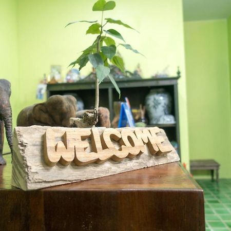 Plus Hostel Ayutthaya Eksteriør billede