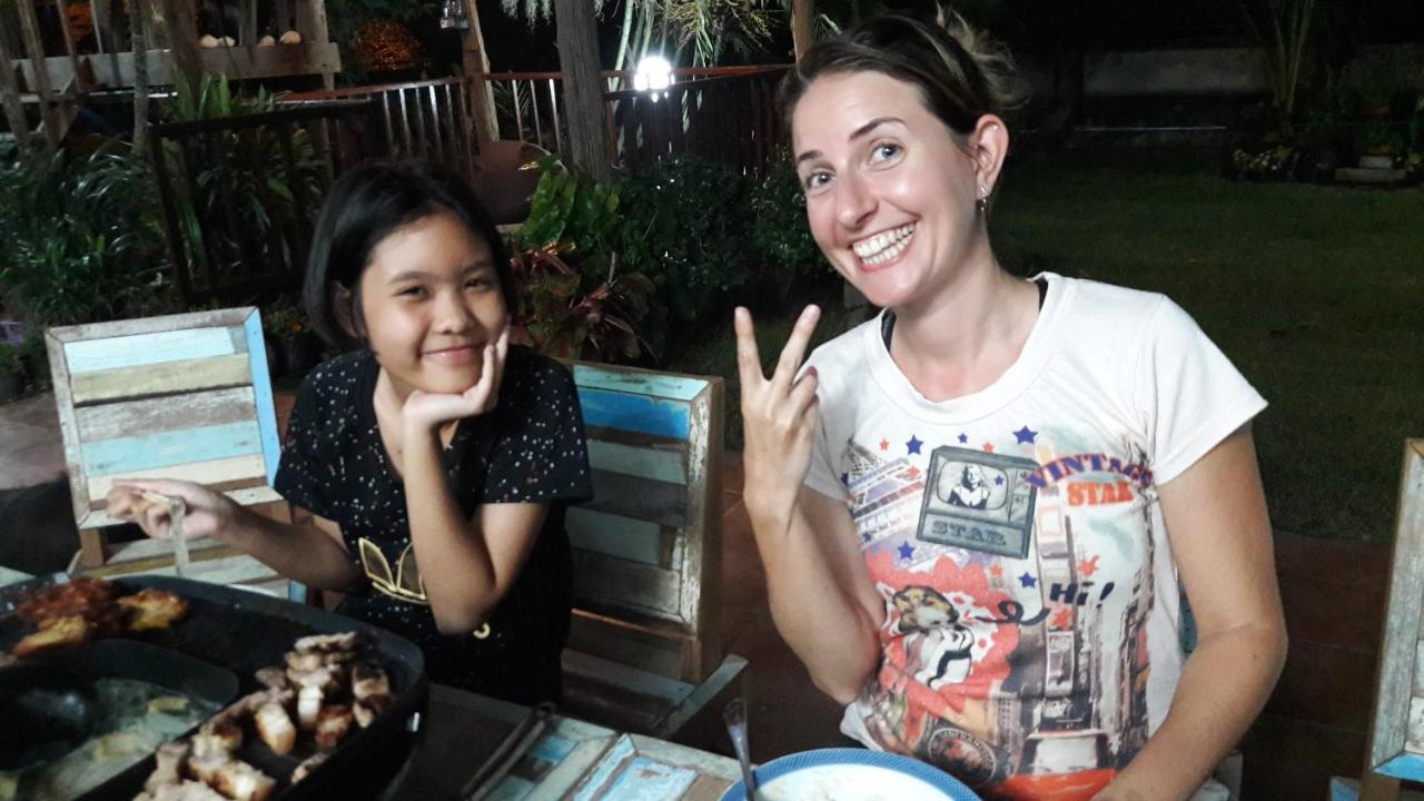 Plus Hostel Ayutthaya Eksteriør billede