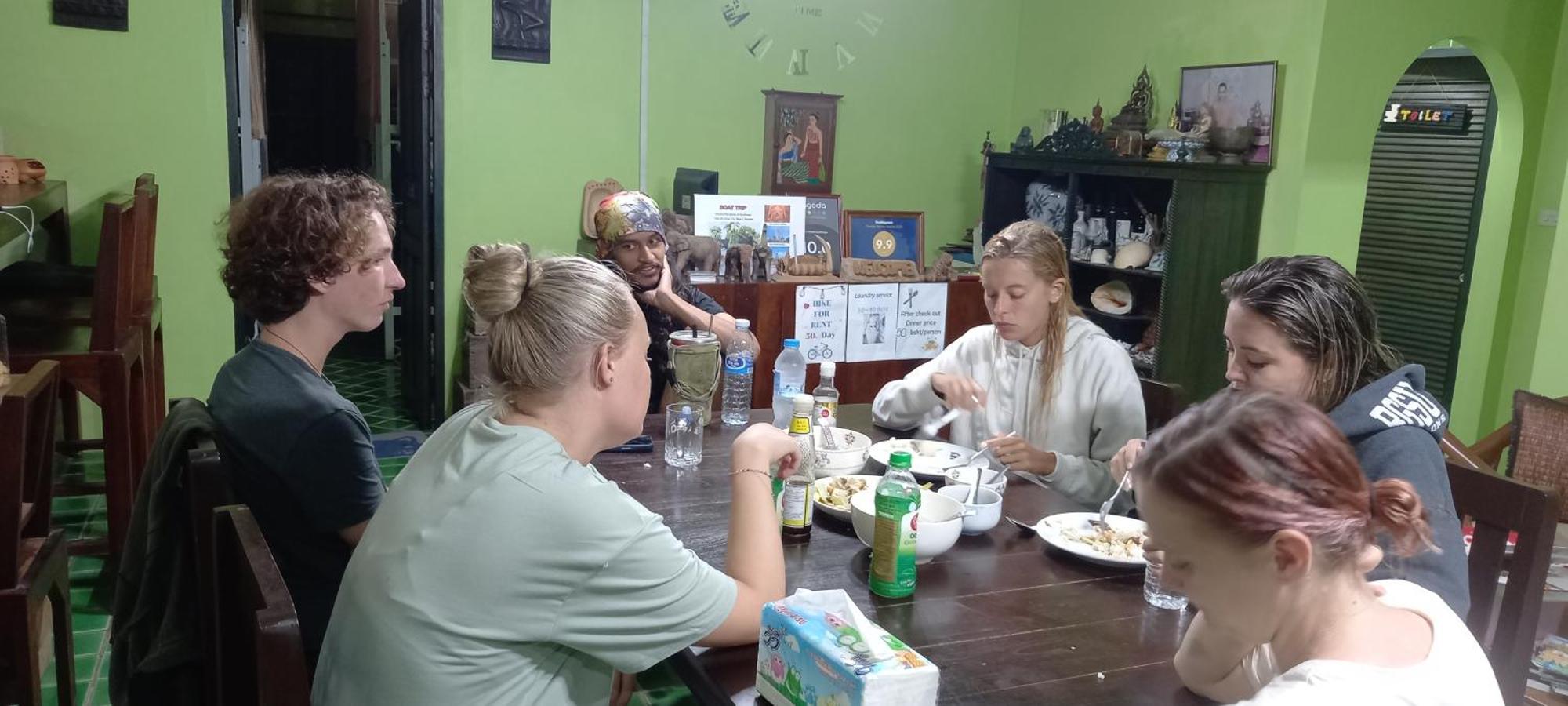 Plus Hostel Ayutthaya Eksteriør billede