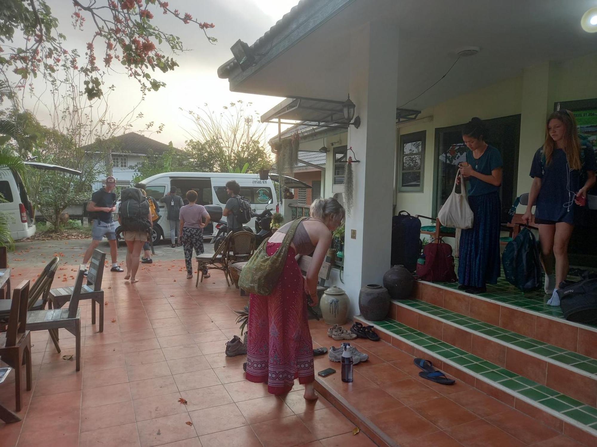 Plus Hostel Ayutthaya Eksteriør billede