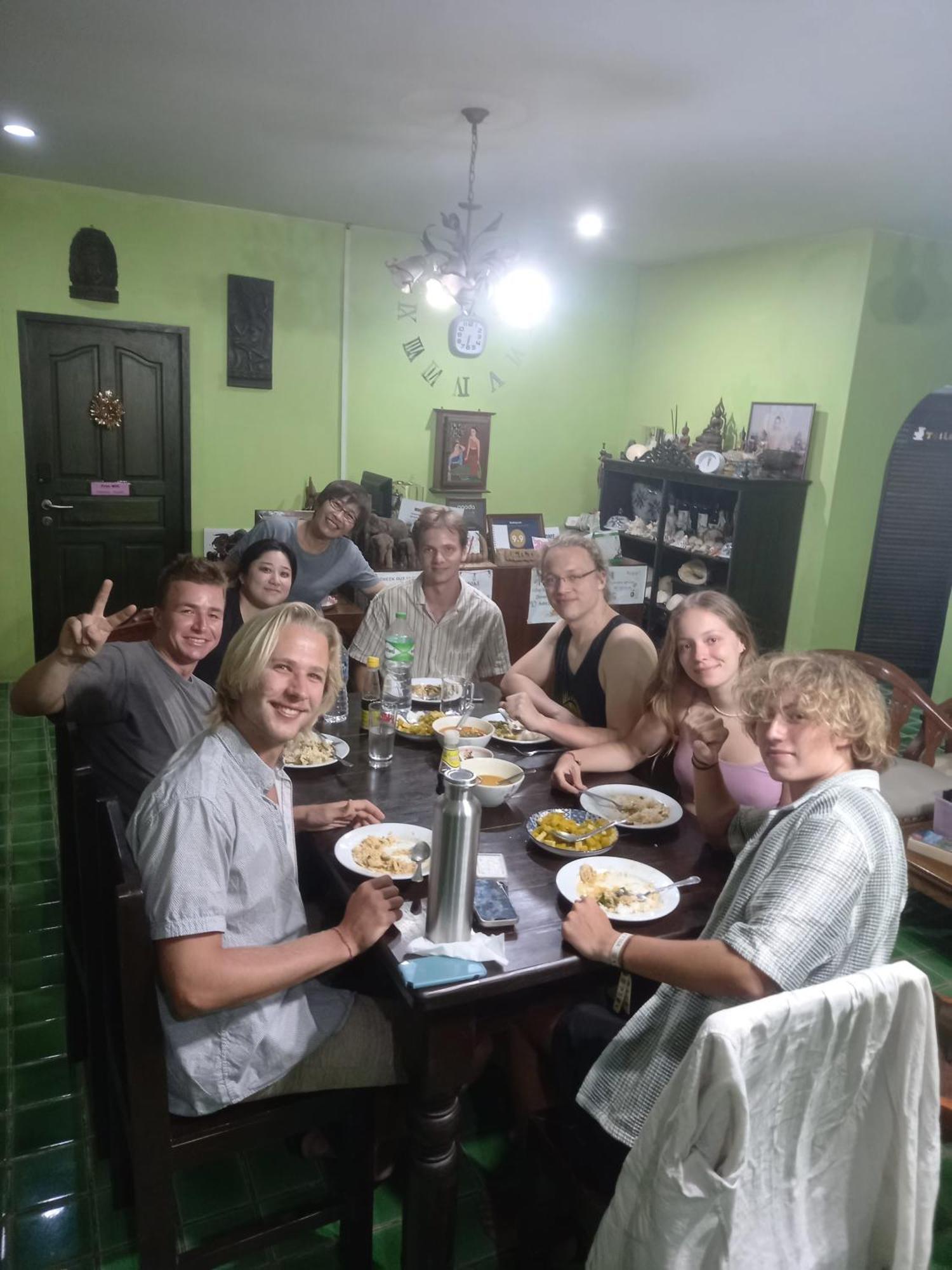 Plus Hostel Ayutthaya Eksteriør billede